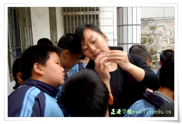 走进大自然--现场学习包饺子